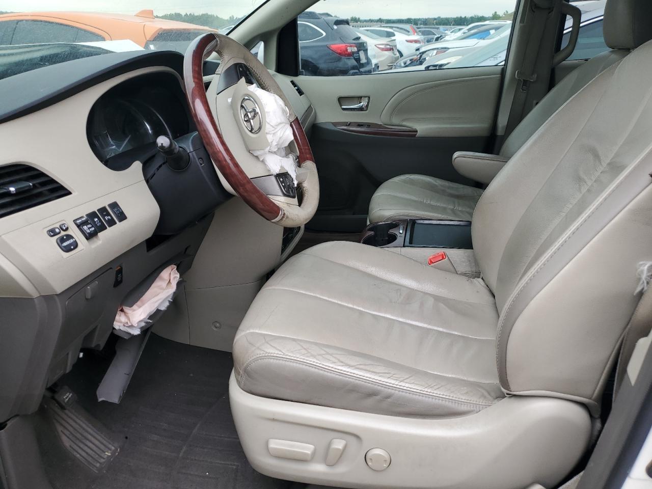 2011 Toyota Sienna Xle VIN: 5TDDK3DC8BS004931 Lot: 62487305