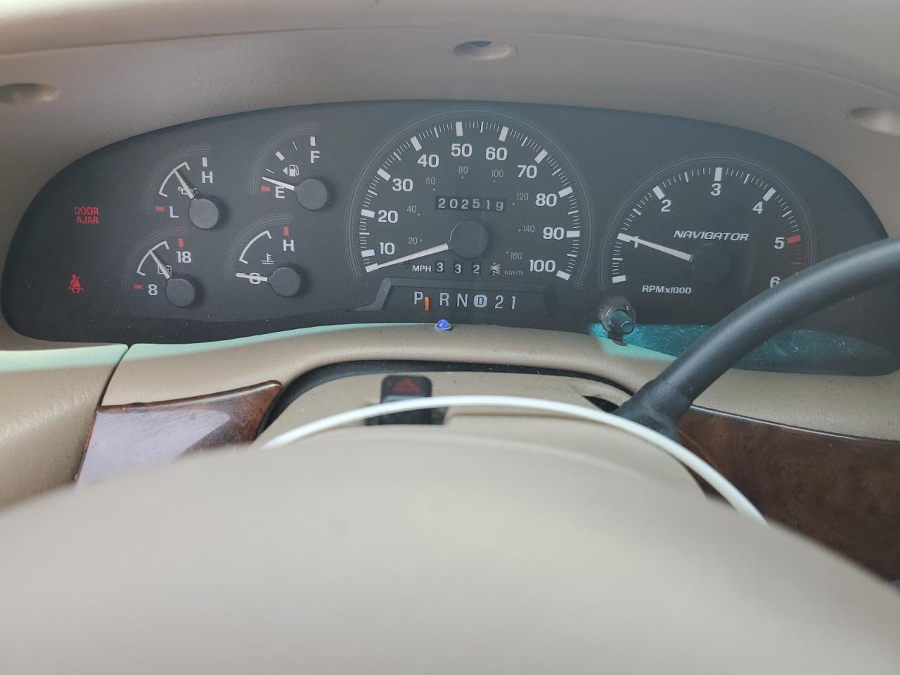 1998 Lincoln Navigator VIN: 5LMPU28LXWLJ39193 Lot: 62238075
