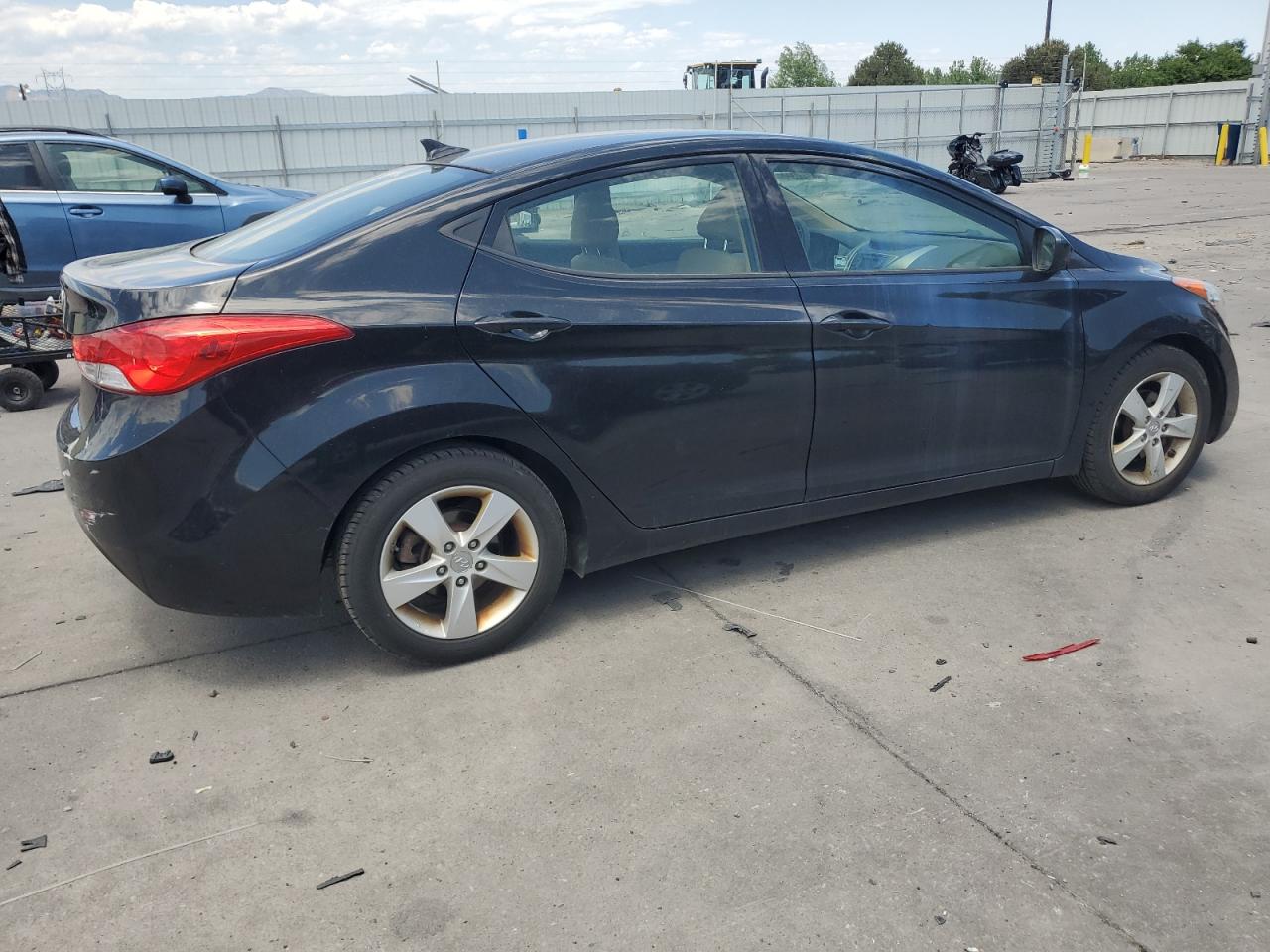 HYUNDAI ELANTRA 2013 VIN 5NPDH4AE4DH407615 фото 3