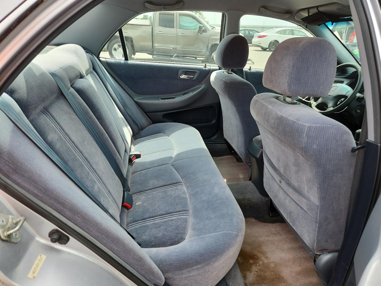 2000 Honda Accord Lx VIN: 1HGCG5542YA119113 Lot: 61295055