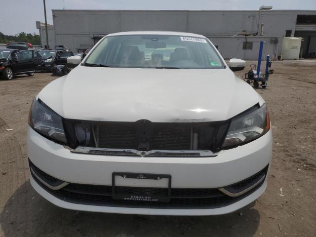  VOLKSWAGEN PASSAT 2013 White