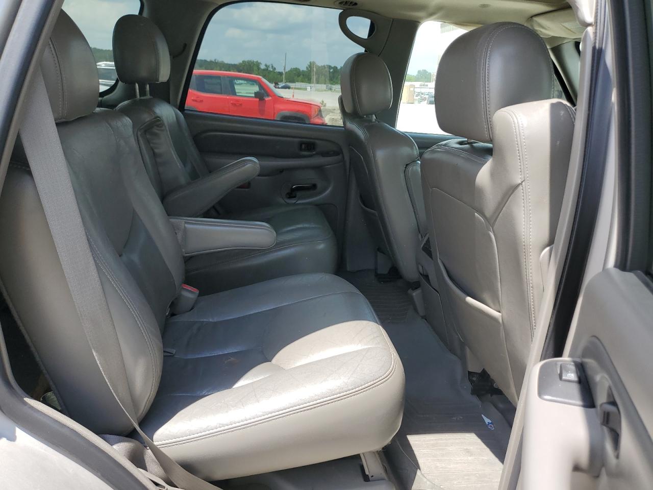 2005 GMC Yukon Denali VIN: 1GKEK63U45J136137 Lot: 62466665