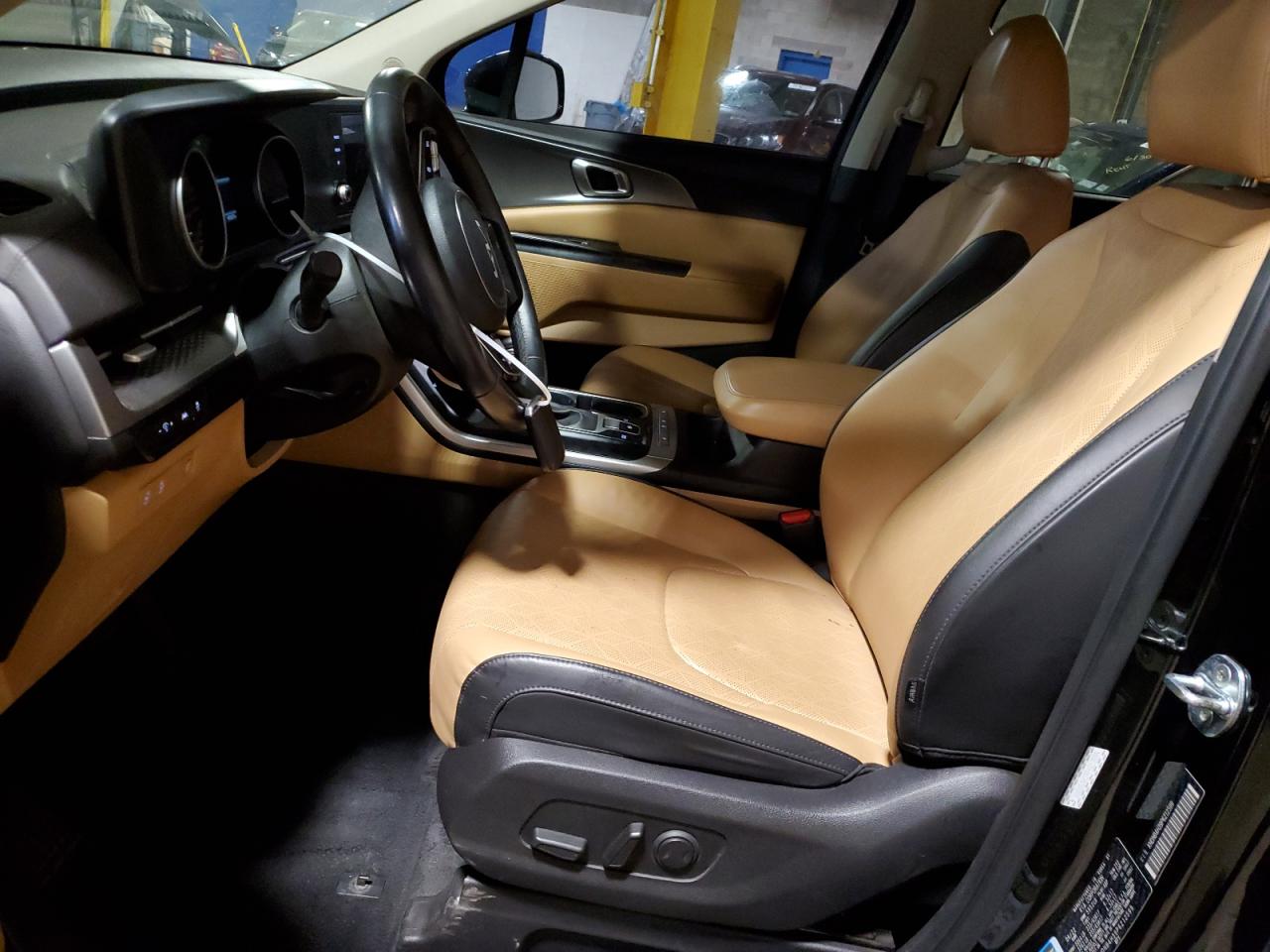 2023 Kia Carnival Lx VIN: KNDNB4H39P6212599 Lot: 62990825