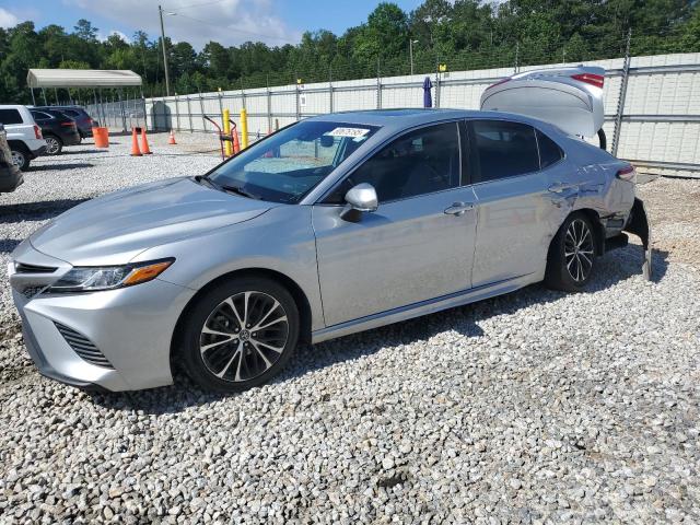  TOYOTA CAMRY 2018 Srebrny