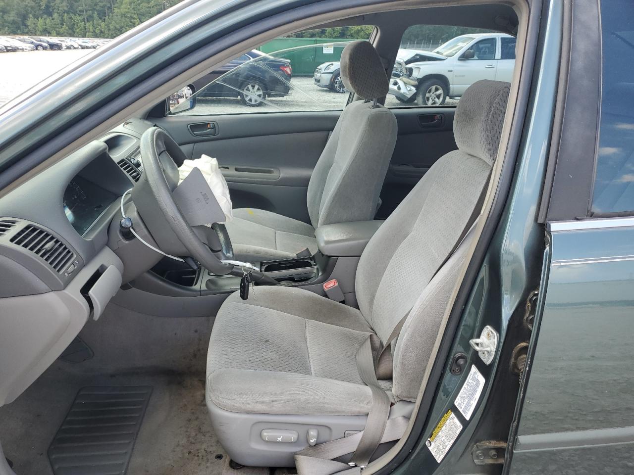 2004 Toyota Camry Le VIN: 4T1BE32KX4U281762 Lot: 63036315