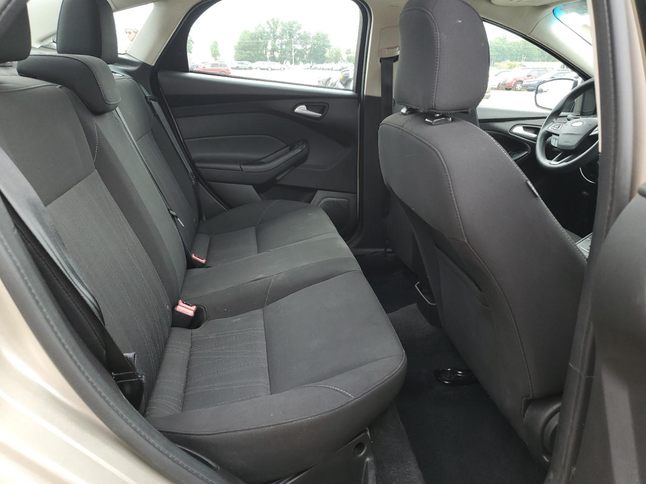 2017 Ford Focus Se VIN: 1FADP3FE3HL281812 Lot: 62783295