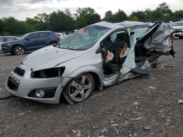 Sedans CHEVROLET SONIC 2012 Srebrny