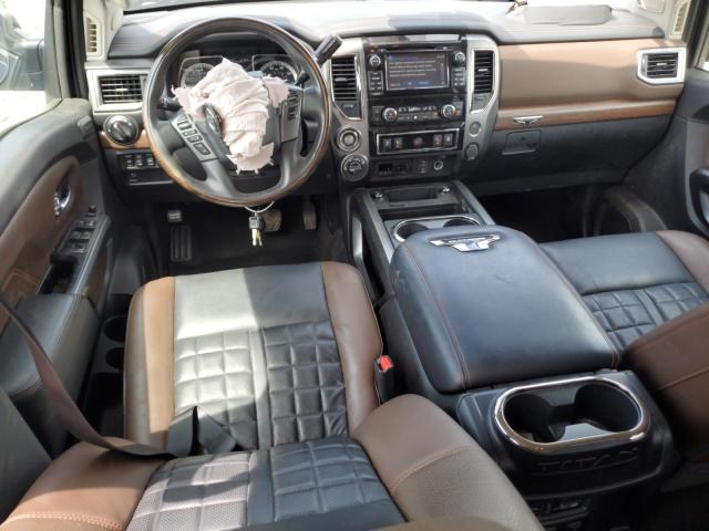  NISSAN TITAN 2018 Granatowy