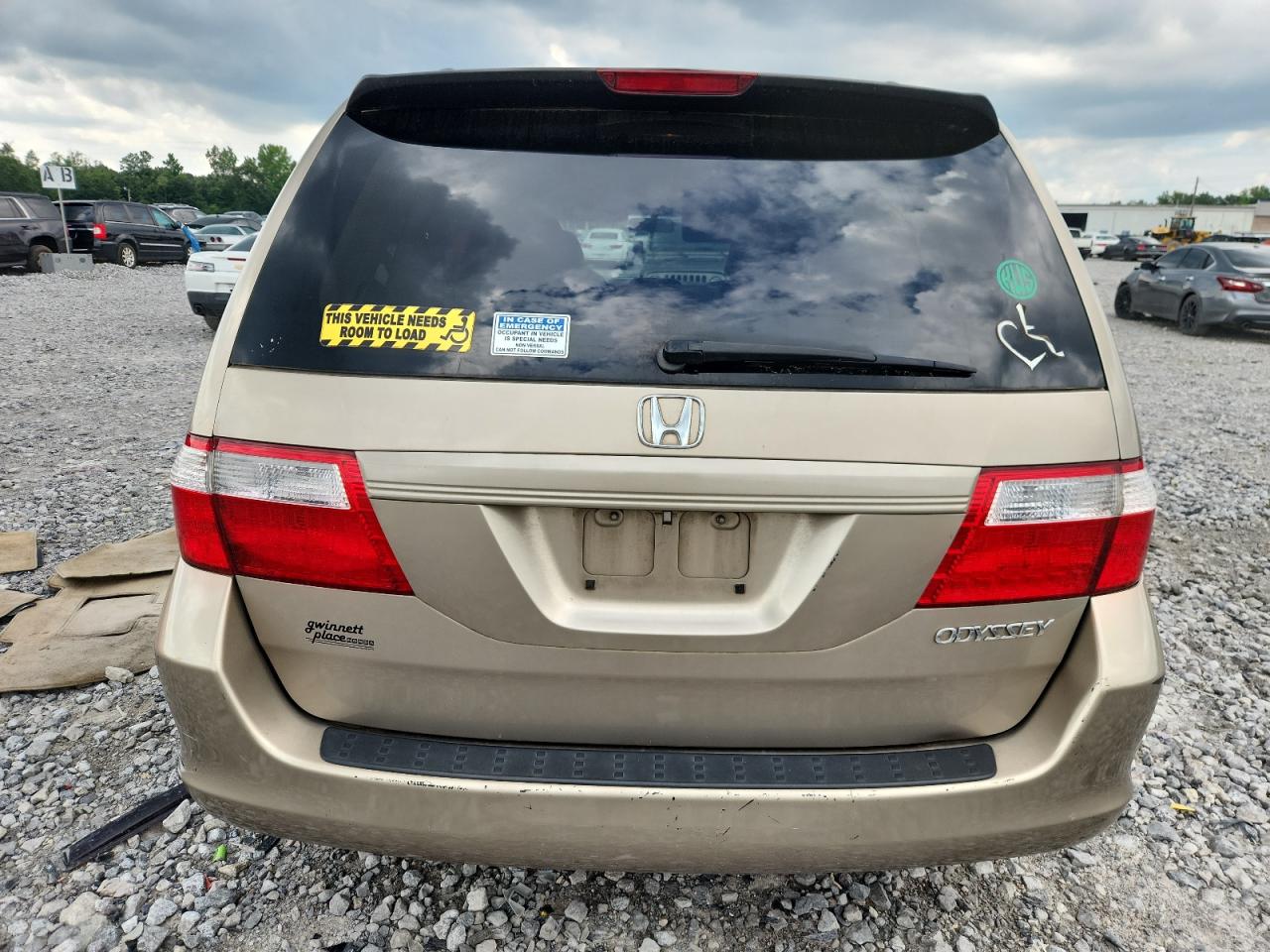 2005 Honda Odyssey Lx VIN: 5FNRL38225B008521 Lot: 62692305