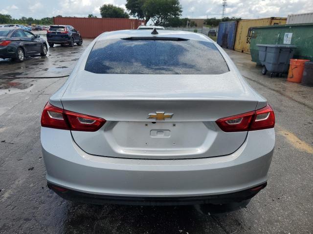  CHEVROLET MALIBU 2018 Srebrny