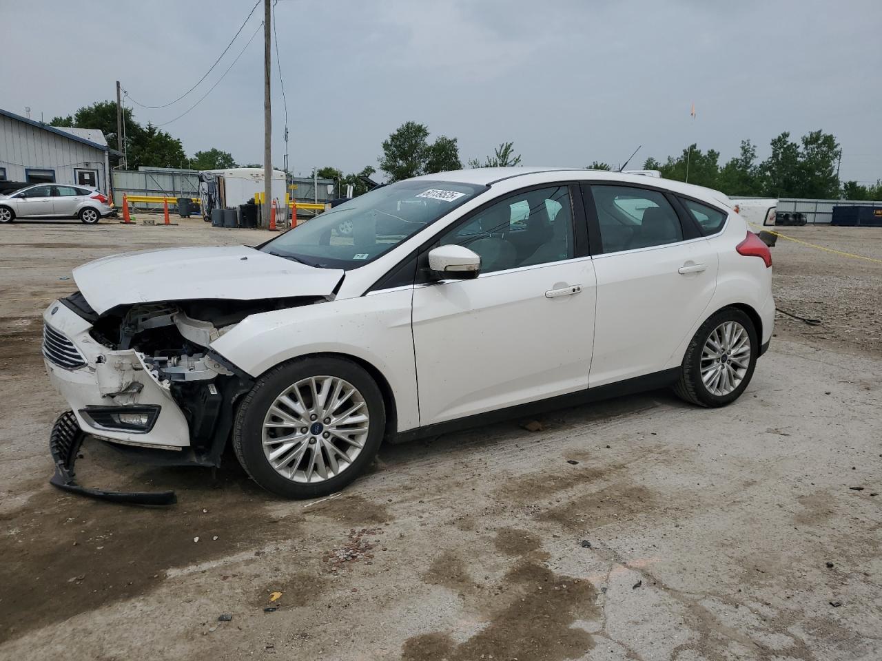 2016 Ford Focus Titanium იყიდება Pekin-ში, IL - Front End