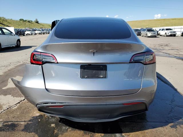  TESLA MODEL Y 2024 Szary