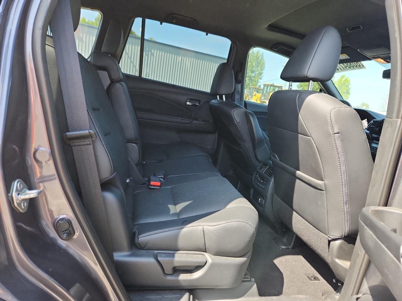 2019 Honda Passport Touring VIN: 5FNYF8H93KB018614 Lot: 60884775