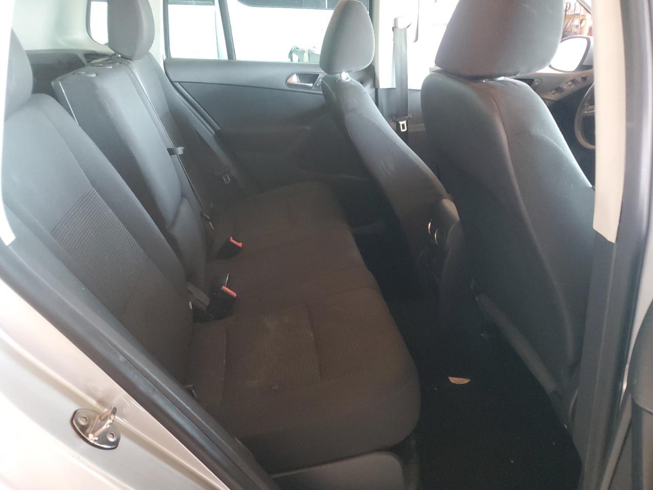 2013 Volkswagen Tiguan S VIN: WVGAV3AX8DW576243 Lot: 62882635