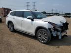 2020 Toyota Highlander Platinum   for Sale in Elgin, IL - Front End