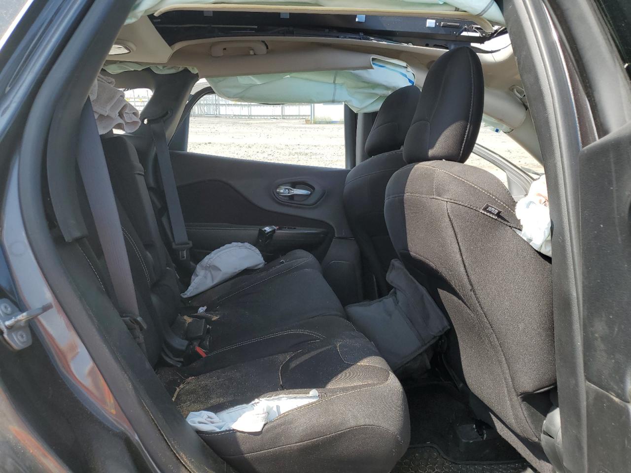 1c4pjmcsxfw730004 1C4PJMCSXFW730004 2015 Jeep Cherokee Latitude