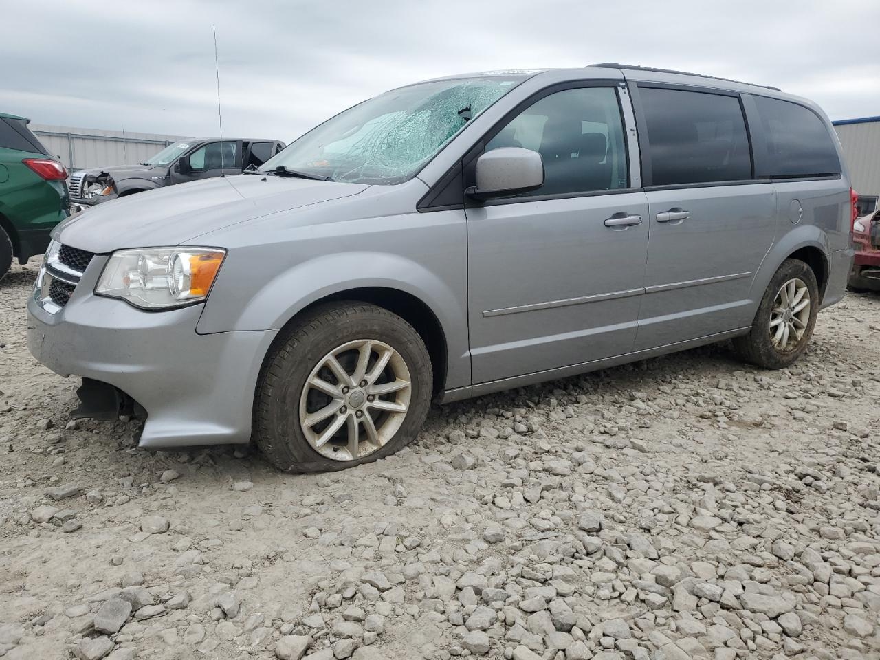 2015 Dodge Grand Caravan Sxt na sprzedaż w Appleton, WI - Front End
