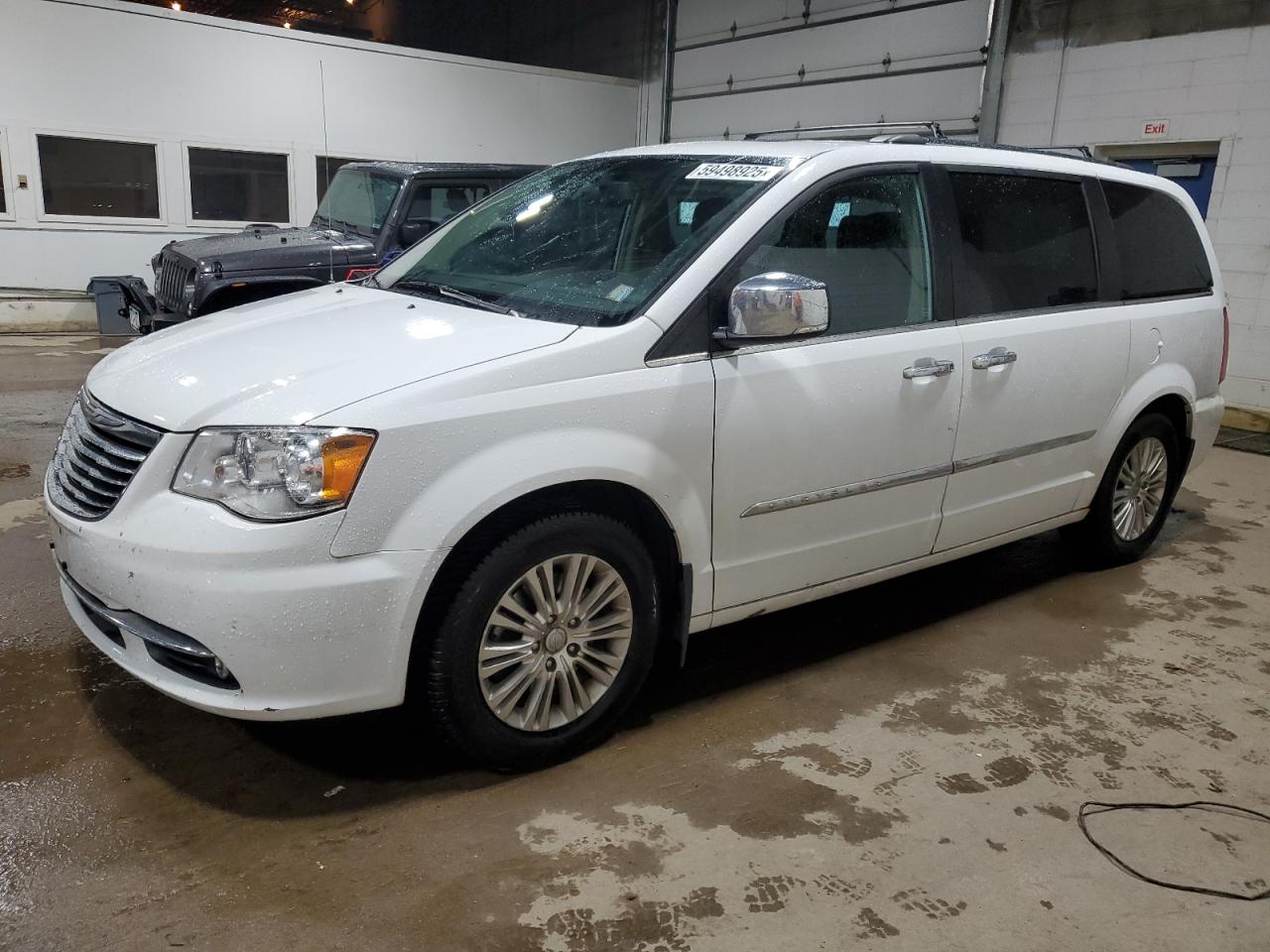 2015 Chrysler Town & Country Limited Platinum for Sale in Blaine, MN - Rear End