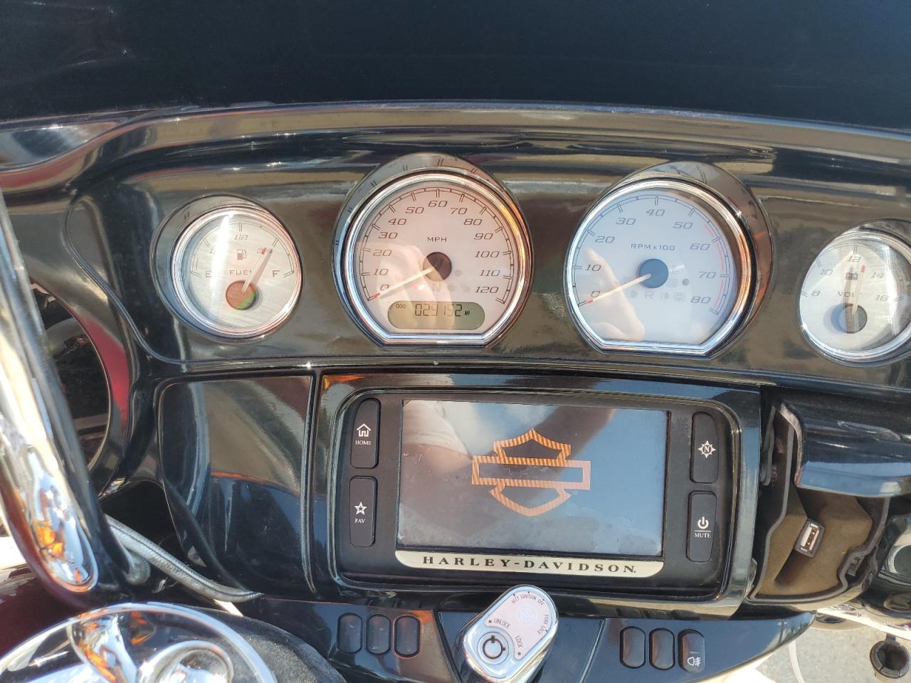 2014 Harley-Davidson Flhxs Street Glide Special VIN: 1HD1KRM16EB687422 Lot: 62613315