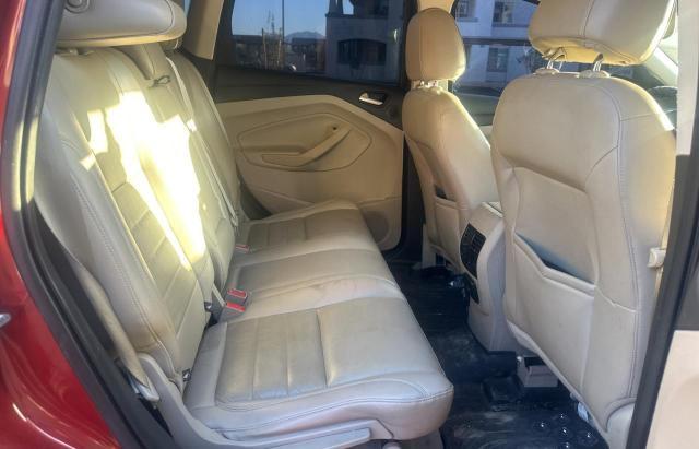 Parquets FORD ESCAPE 2016 Czerwony
