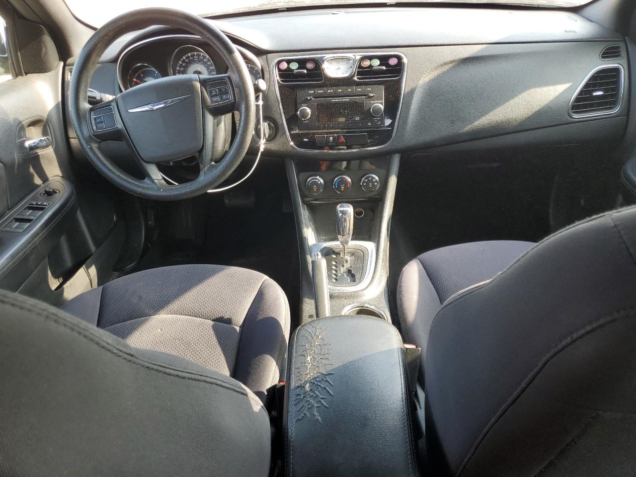 2013 Chrysler 200 Lx VIN: 1C3CCBAB0DN670015 Lot: 62355975