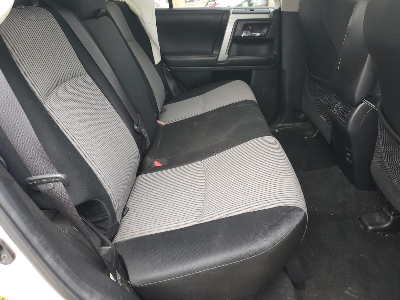 2015 Toyota 4Runner Sr5/Sr5 Premium VIN: JTEBU5JR4F5239761 Lot: 60506855