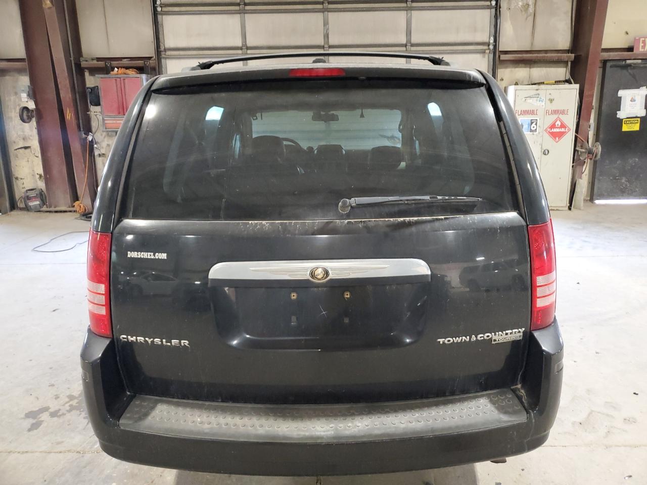 2A4RR5D17AR431823 2010 Chrysler Town & Country Touring