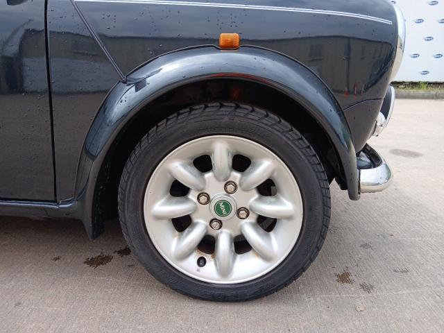 2001 ROVER MINI CLASS