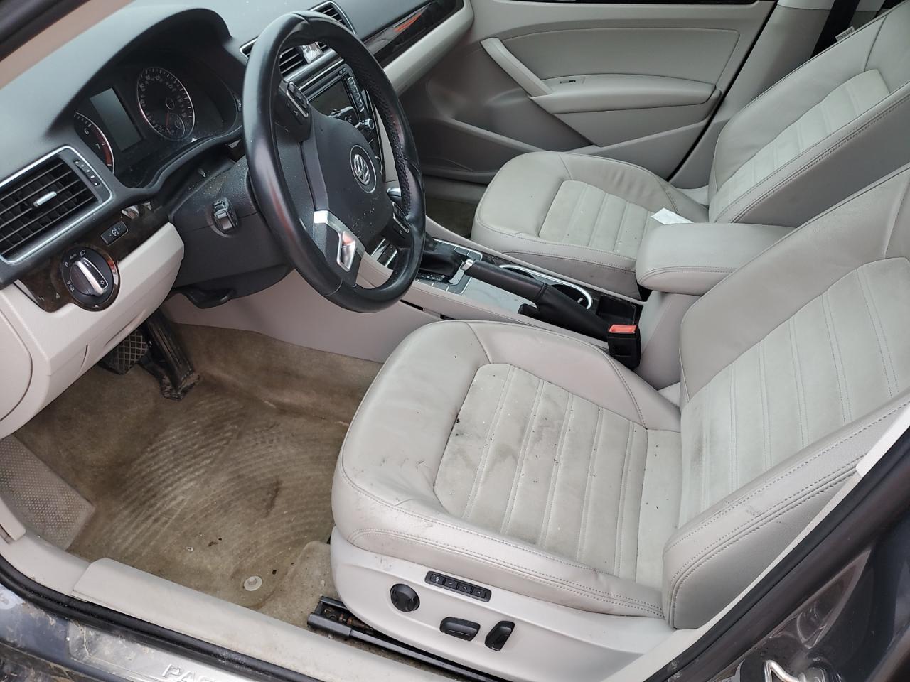 2015 Volkswagen Passat Sel VIN: 1VWCS7A35FC122589 Lot: 59526075