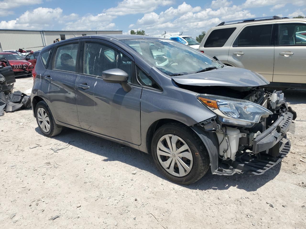NISSAN VERSA 2019 VIN 3N1CE2CP4KL361002 photo 4