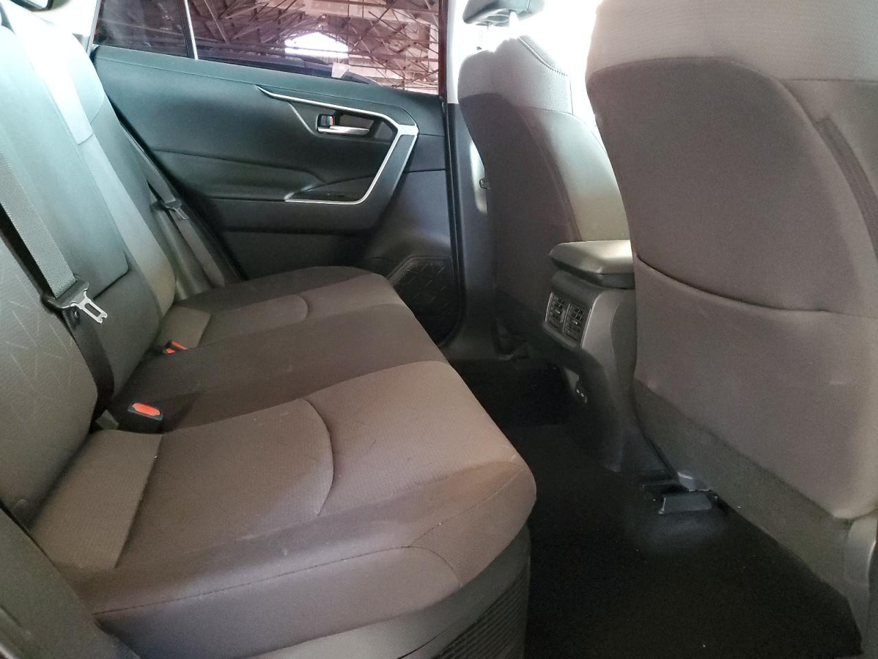 2022 Toyota Rav4 Xle VIN: JTMRWRFV8ND153772 Lot: 61871905