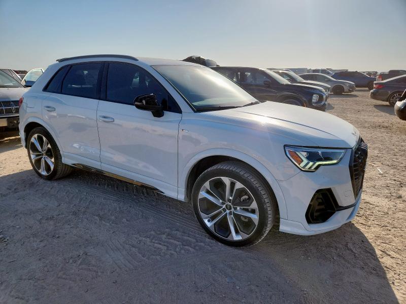  AUDI Q3 2022 White
