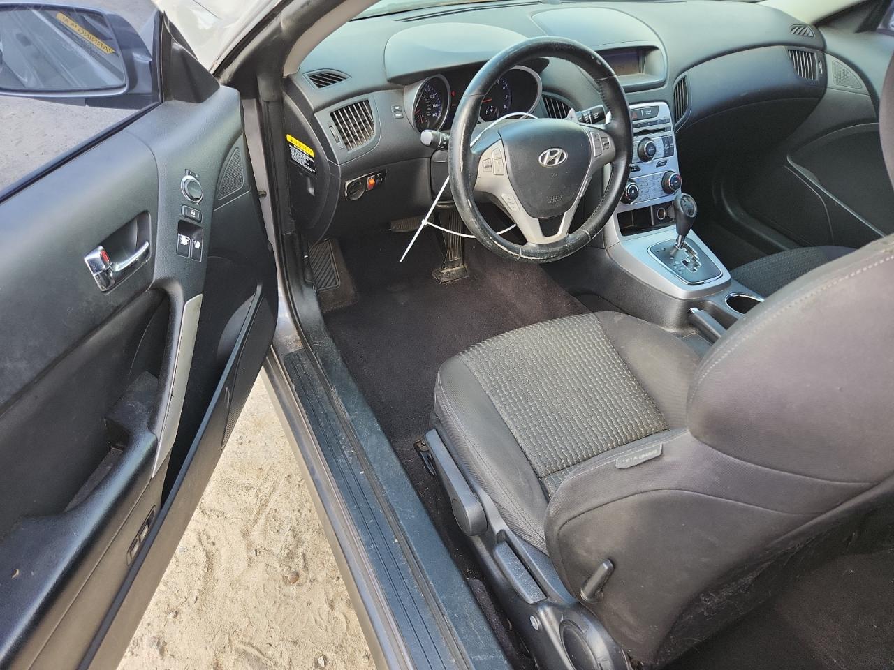 2010 Hyundai Genesis Coupe 2.0T VIN: KMHHT6KD9AU028740 Lot: 62997005