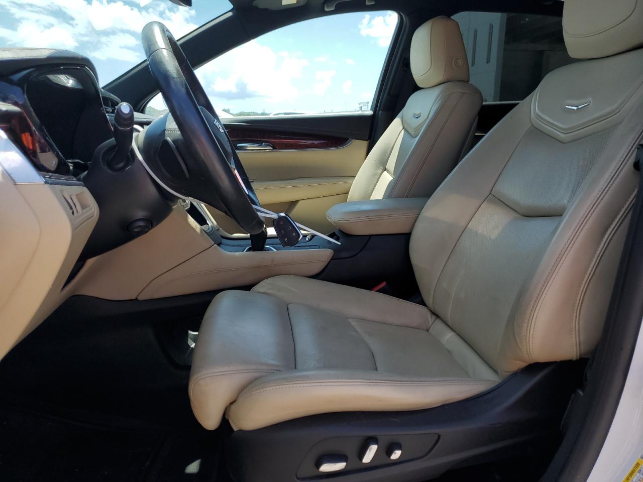 2017 Cadillac Xt5 Luxury VIN: 1GYKNBRS8HZ111214 Lot: 60972515
