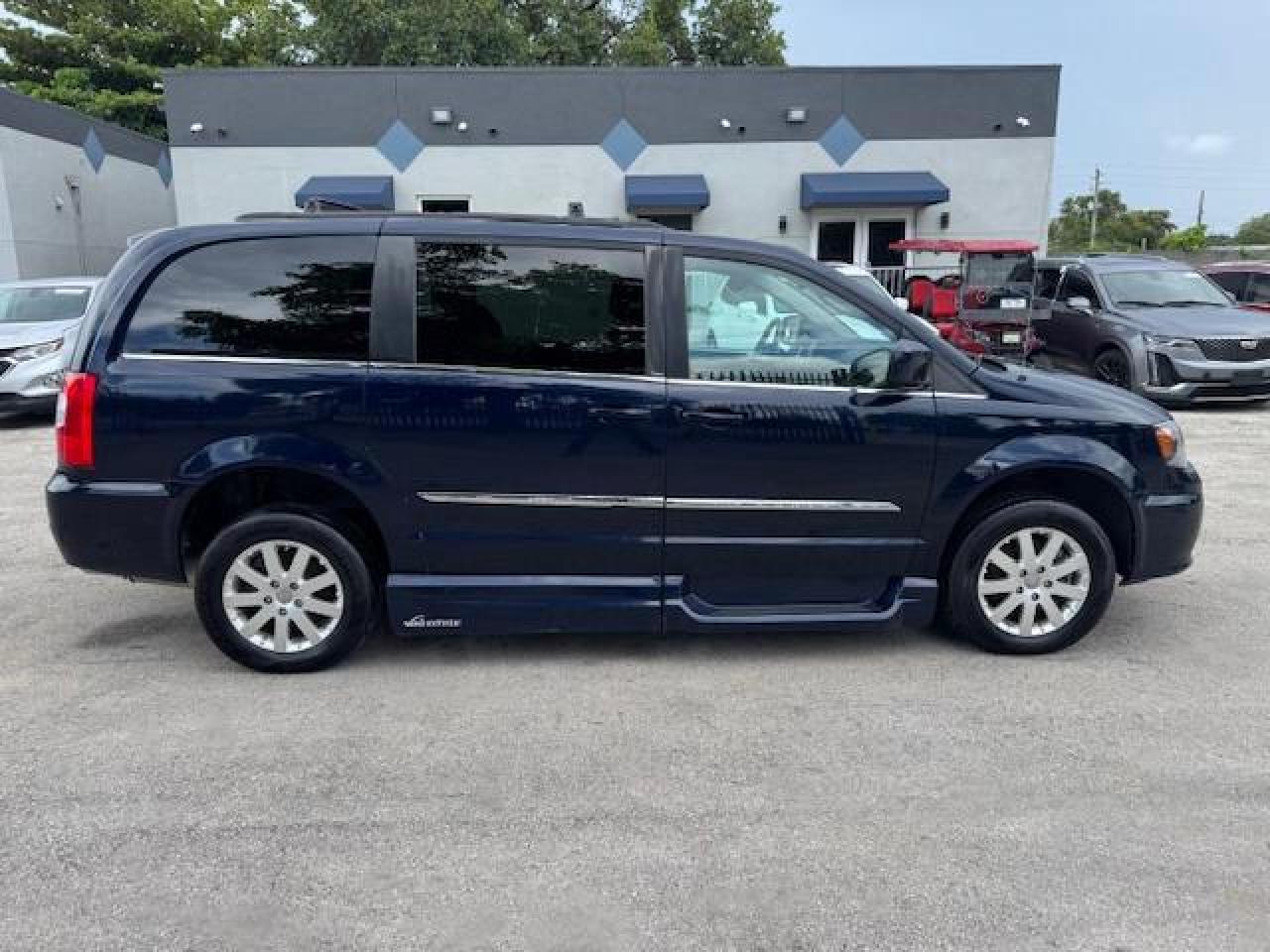CHRYSLER MINIVAN 2014 VIN 2C4RC1BG7ER271083 zdjęcie 13