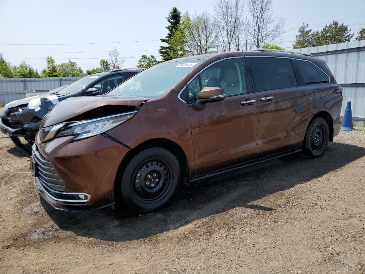 2024 Toyota Sienna Le for Sale in Bowmanville, ON - Front End