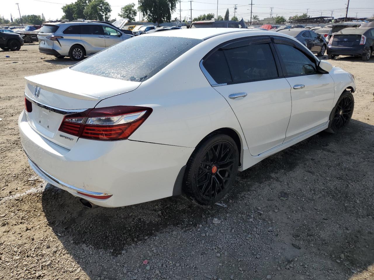 HONDA ACCORD 2017 VIN 1HGCR2F50HA067755 zdjęcie 3