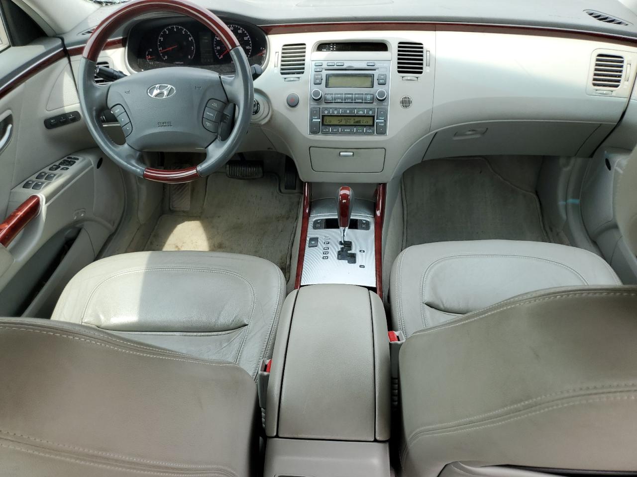 2007 Hyundai Azera Se VIN: KMHFC46FX7A240385 Lot: 60710185