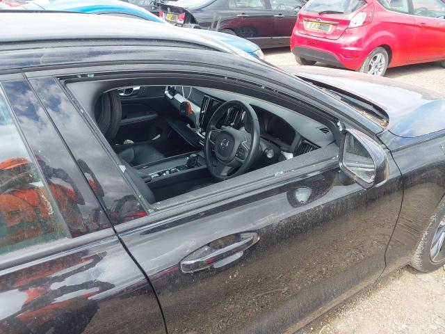 2020 VOLVO V60 2.0 B3P MOMENTUM 5DR AUTO