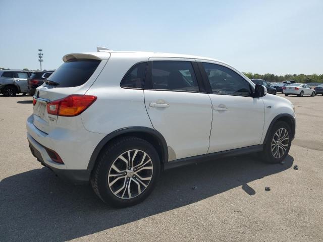  MITSUBISHI OUTLANDER 2018 Білий