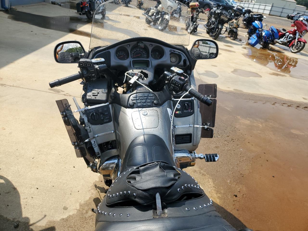 2002 Honda Gl1800 A VIN: 1HFSC47482A101712 Lot: 62393975