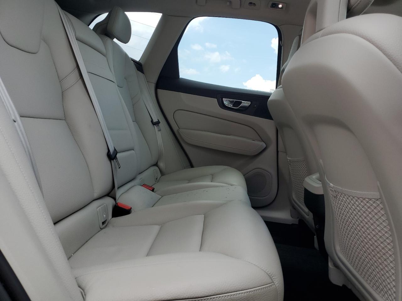 2018 Volvo Xc60 T5 Momentum VIN: YV4102RK7J1085836 Lot: 62719695