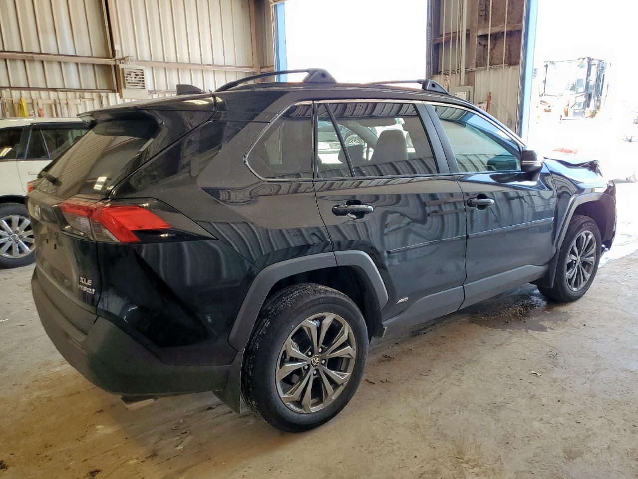 TOYOTA RAV4 2023 VIN 4T3B6RFV1PU119857 photo 3