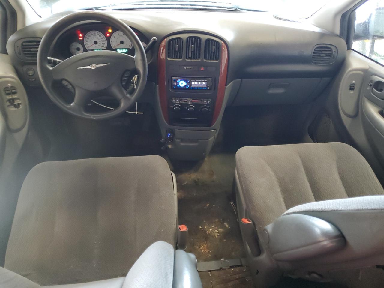 2005 Chrysler Town & Country Lx VIN: 2C4GP44R95R592716 Lot: 60029815