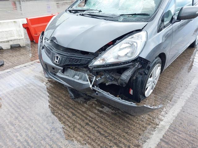 2014 HONDA JAZZ ES +
