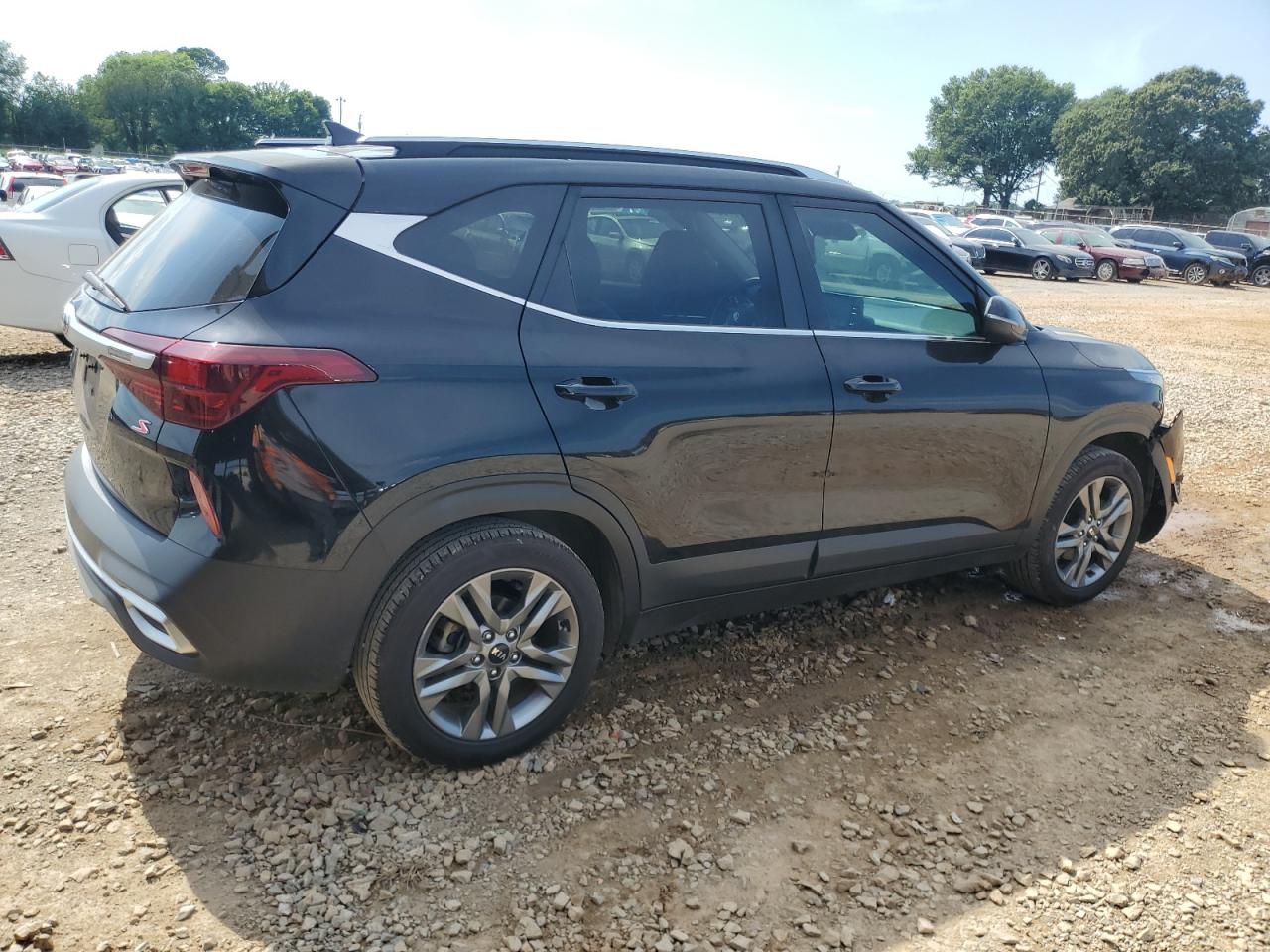 KIA SELTOS 2021 VIN KNDEU2AAXM7110869 photo 3