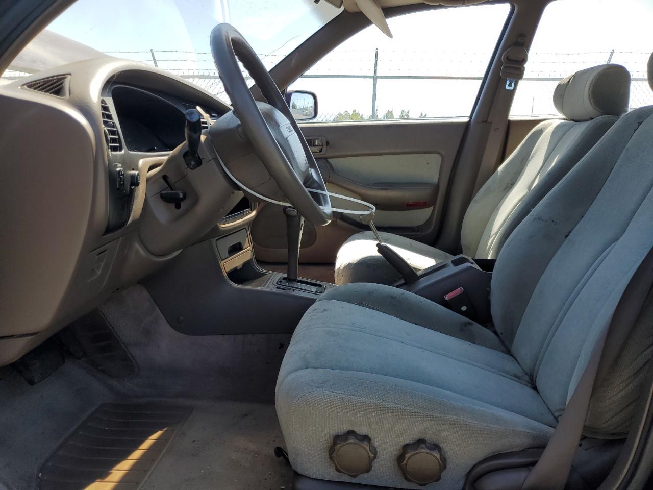 1993 Toyota Camry Le VIN: 4T1SK12W7PU178321 Lot: 58092085