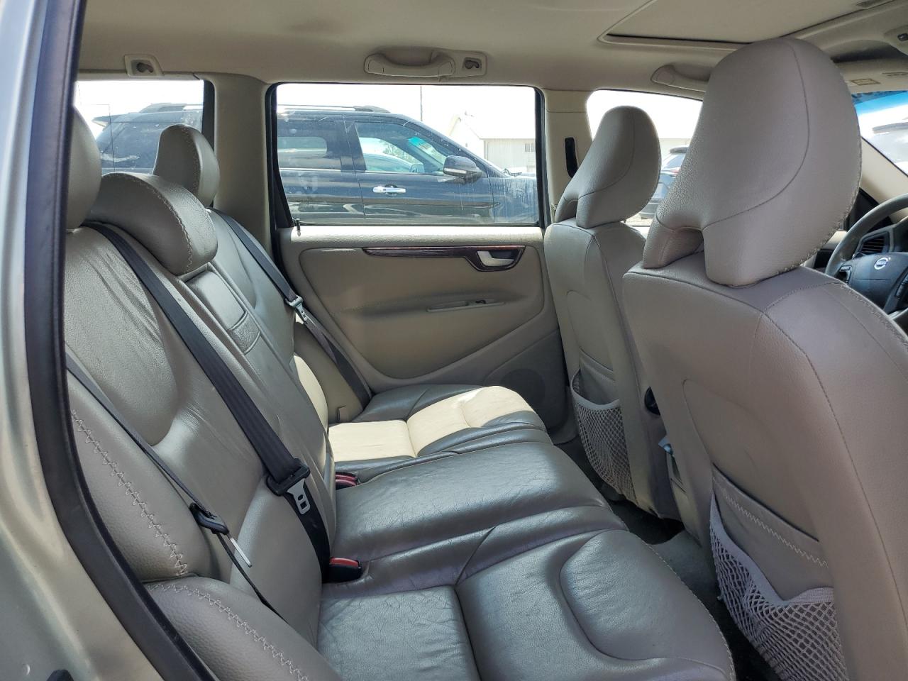 2005 Volvo Xc70 VIN: YV1SZ592051180737 Lot: 62308455