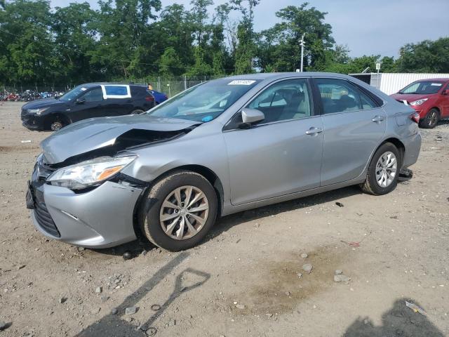  TOYOTA CAMRY 2015 Srebrny