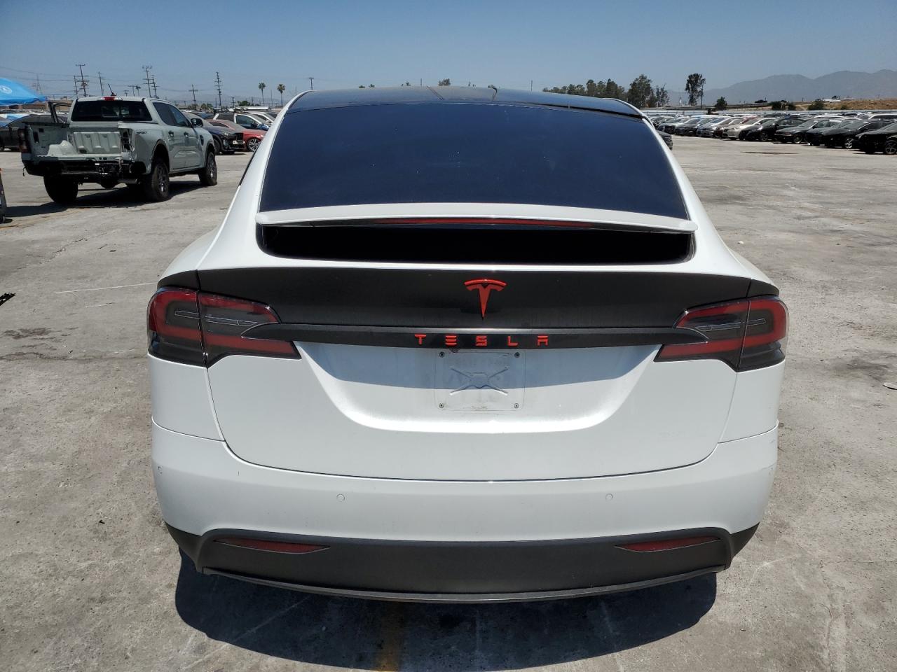 2018 Tesla Model X VIN: 5YJXCBE40JF136127 Lot: 60986185